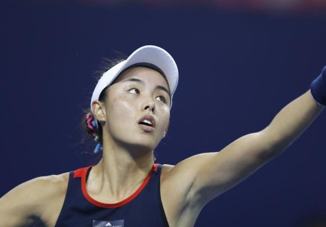 王蔷残暴横扫两届大满贯冠军,晋级决赛将战巴蒂