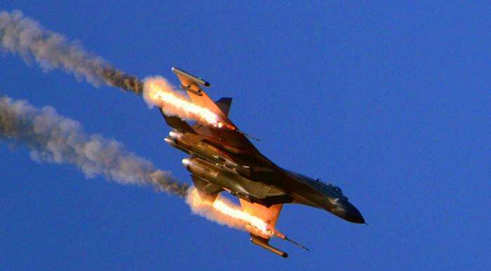 7架战机发射21枚导弹,1艘两千吨伊朗军舰被击沉,美军:恰好经过