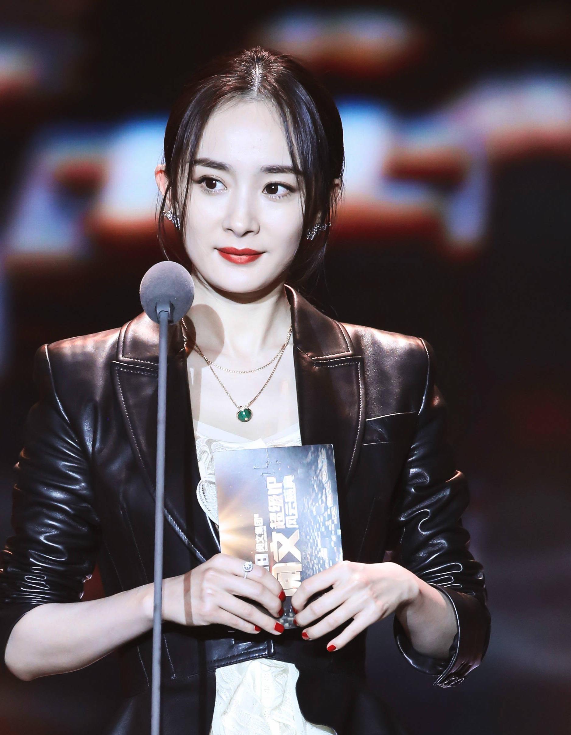 杨幂离婚后事业一路开挂,这番话足以证明她重情重义