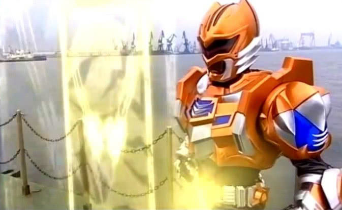 《铠甲勇士》地虎实力不如捕将,被狂虐不已,捕王:武器要还吗?