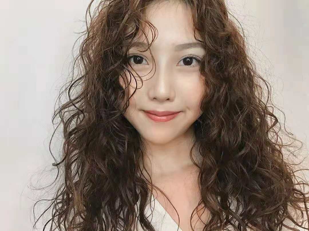 发量偏少发质软想留长发有什么推荐的发型吗?