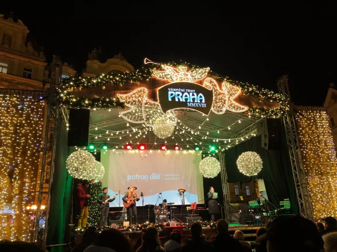 圣诞节|布拉格老城广场|圣诞集市_新浪新闻