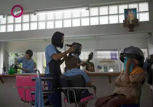世界最奇葩的泰国女子监狱: 为保护"男囚"不被骚扰, 也被在这里