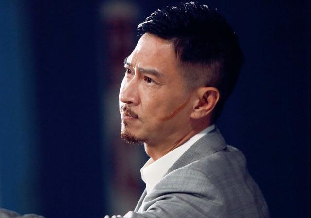 张家辉拿到影帝用了20年,梁朝伟10年,而他只用了1年!