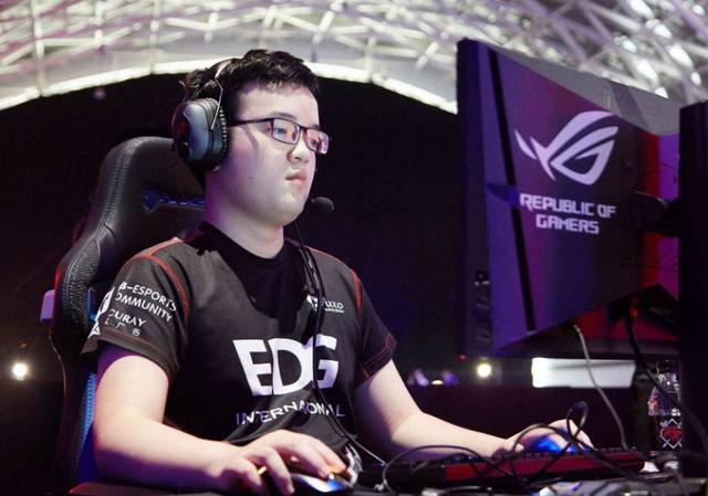 皇族|克里斯|厂长_新浪新闻