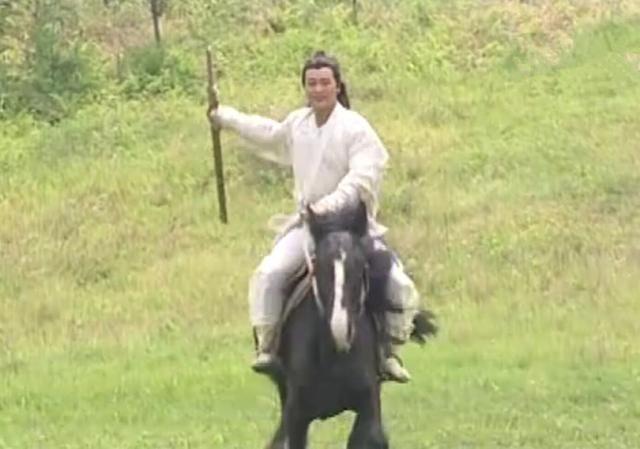 《连城诀》结尾狄云为什么不回麻溪铺乡，而要到藏边雪谷隐居？