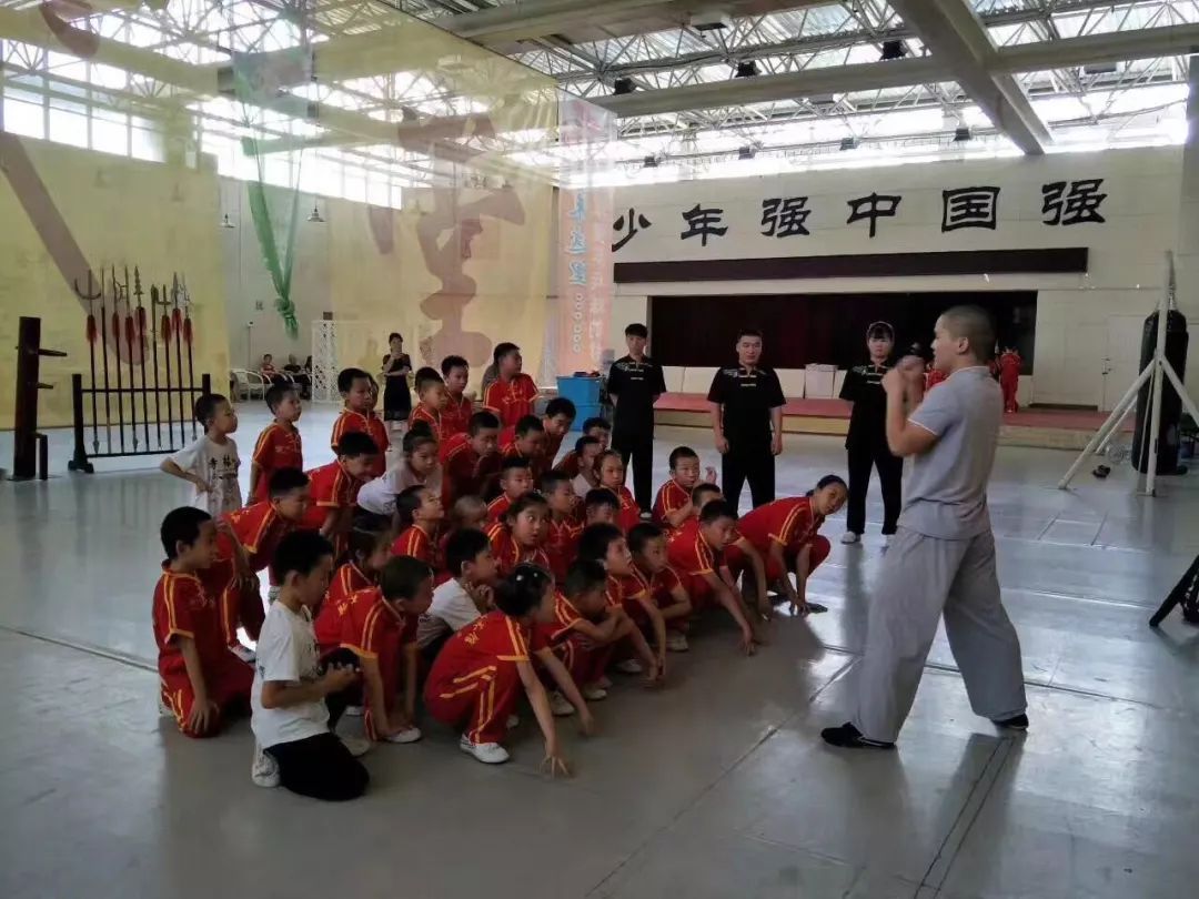 【新世相】心疼!宁夏一武校老师体罚学生致屁股"开花",大便失禁.