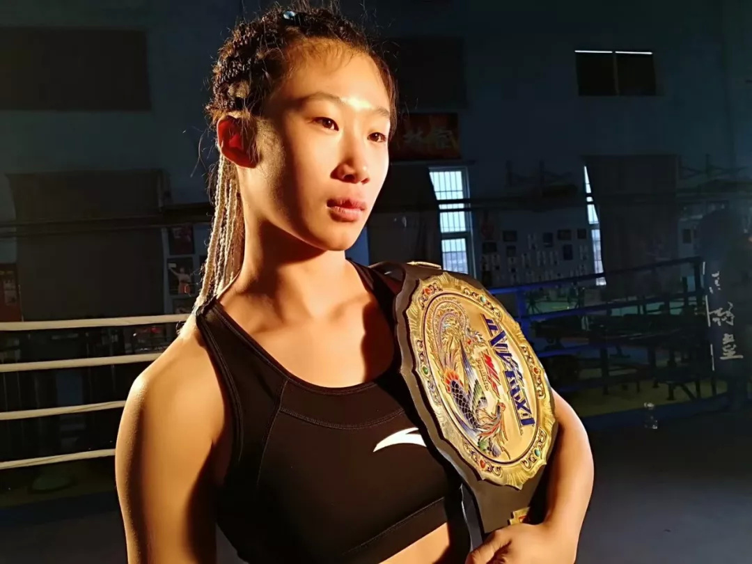 专访亚锦赛冠军梁娜