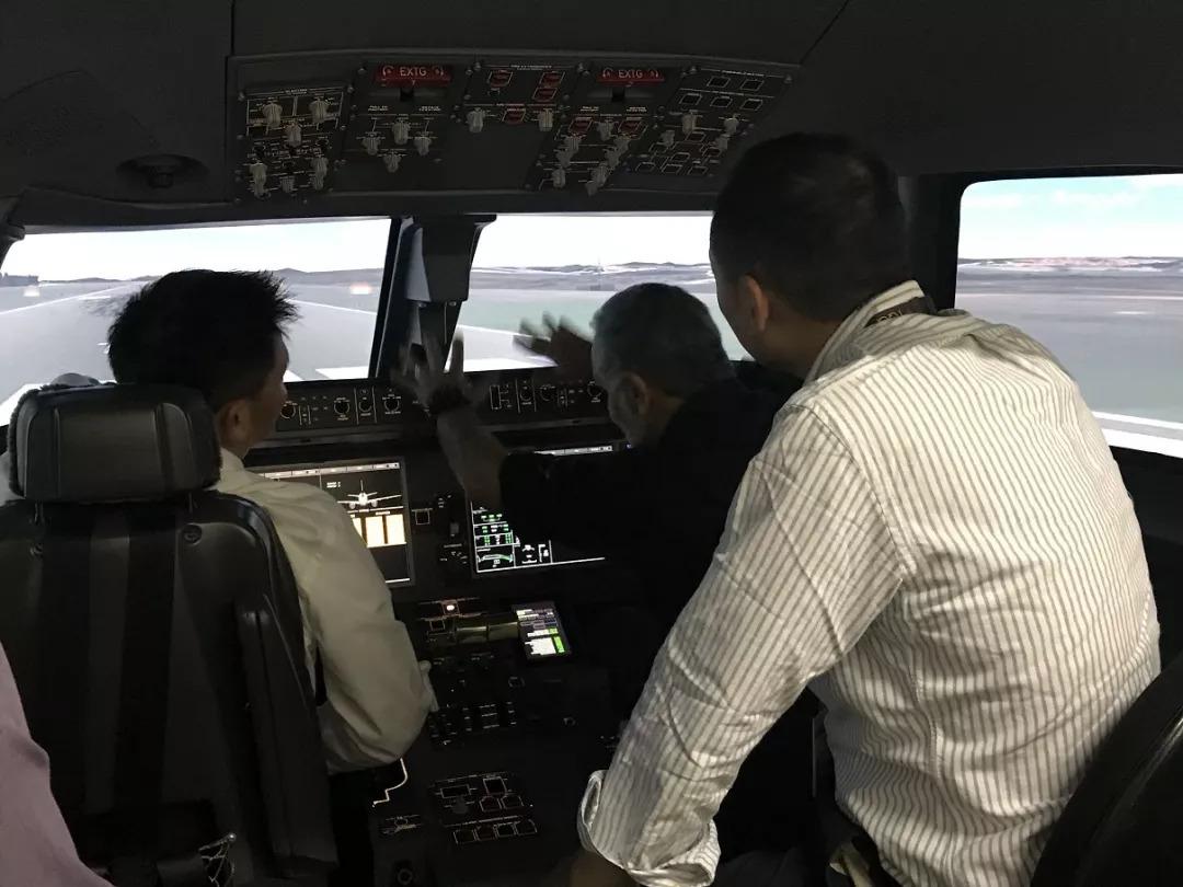 并对飞机驾驶舱的部分设计特性进行了评估