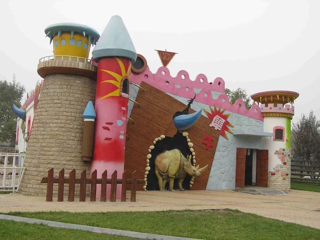 小雪到来,天津动物园升级成为"新晋网红打卡地点"