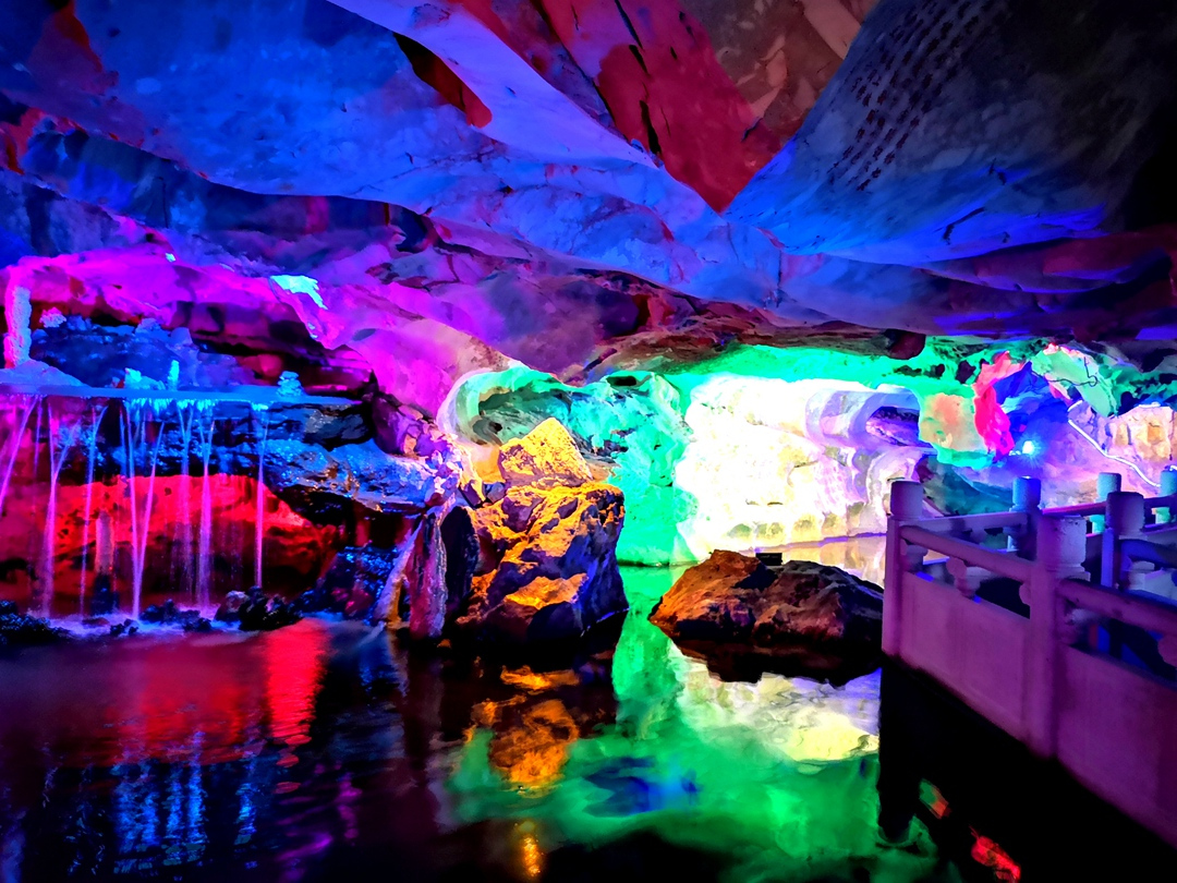 腊月里的肇庆七星岩,曼妙溶洞,与水杉争奇斗艳