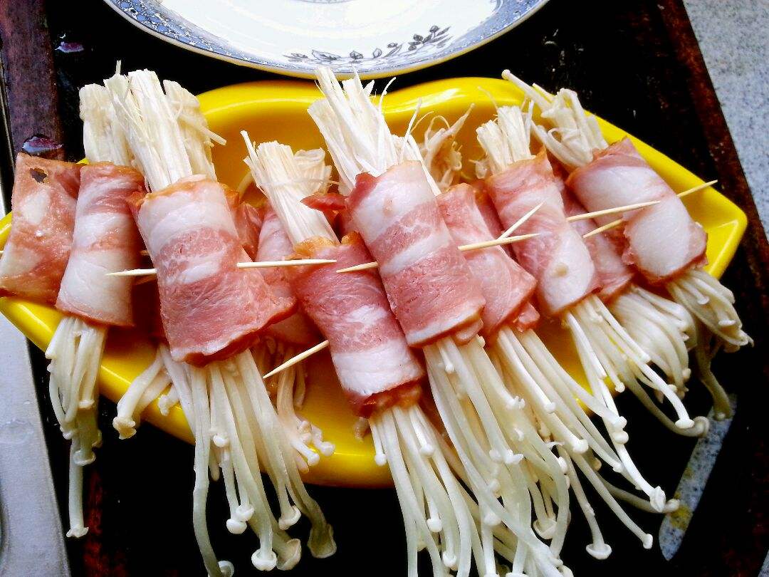 培根卷金针菇,简单的美味,自己动手做吧