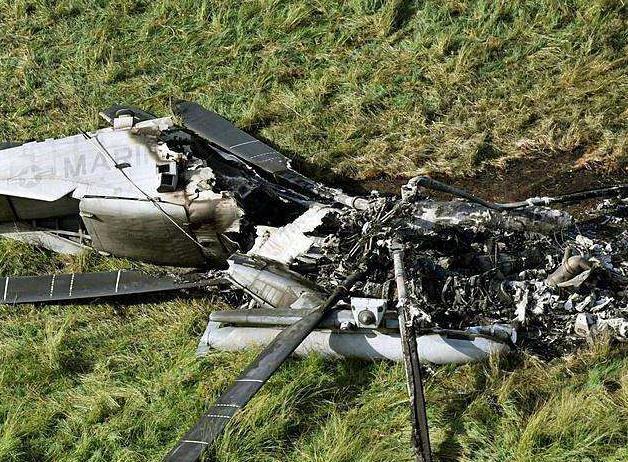 又一起坠机事故发生,周围房屋遭到殃及燃起大火,美紧急展开救援