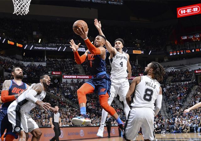 马刺雷霆苦战双加时合砍301分,阿德生涯新高56分拒绝逆转