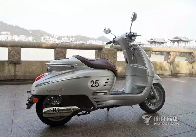 引领复古踏板时尚风潮标致姜戈推出2019全新配色