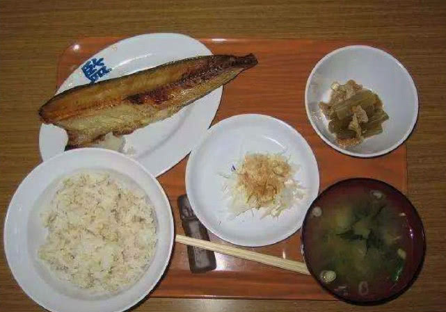 实拍日本监狱伙食,全是传统日式美食,蒋劲夫可以去试试看
