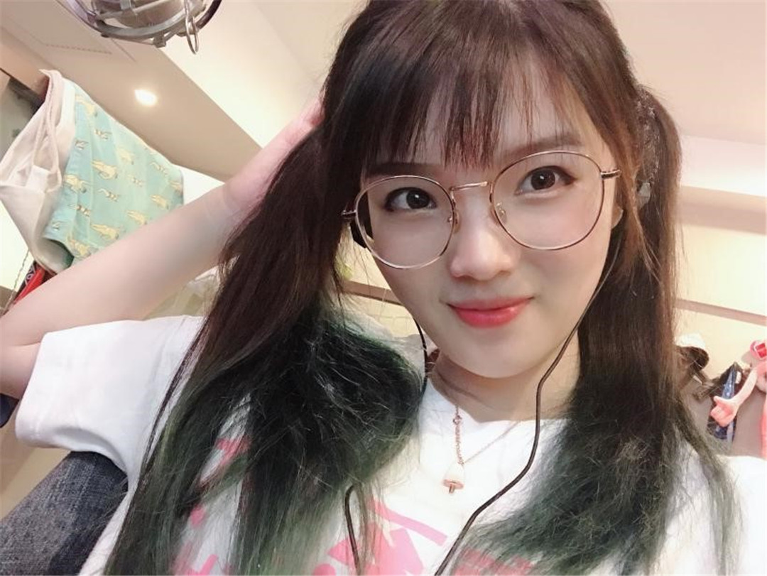 穿越火线一鹿有你才完美美女解说鹿小町陪你一起过春节