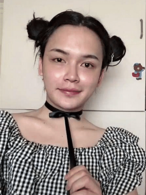 小伙男扮女装开直播化妆后秒变小姐姐这才叫高手在民间