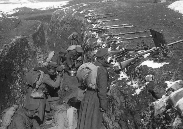 战场中激战时,战士们根本就没时间挖战壕,那这些战壕是怎么来的