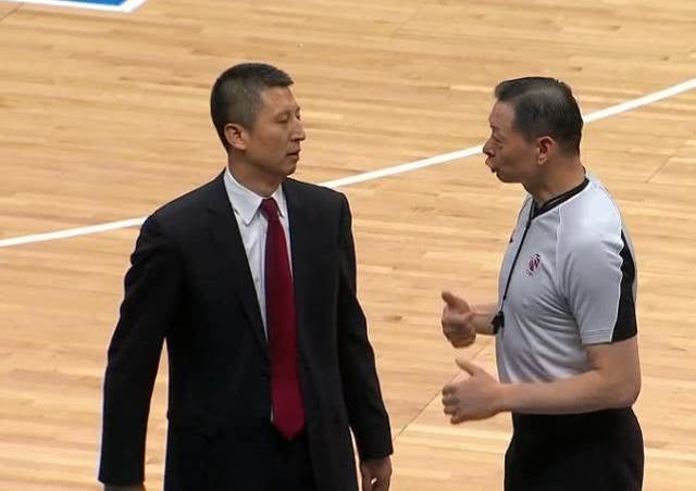 一人"搅翻"广东三大内线,苏伟是真防不住此人|韩德君|苏伟|内线_新浪