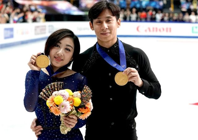 韩聪吻隋文静却称两人只是朋友女伴情人节曾喊他爸爸节日快乐