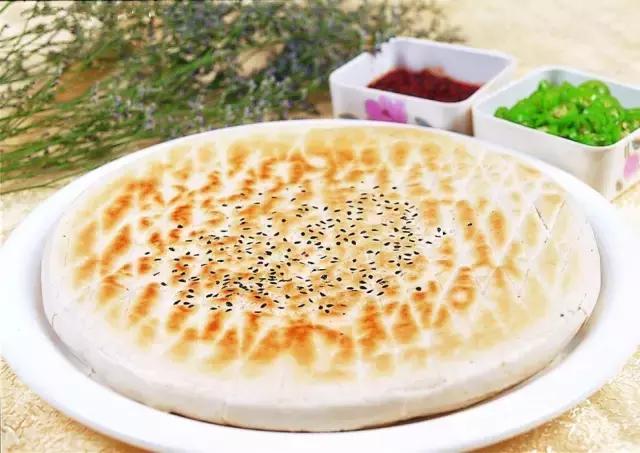 美食带你去旅行西峡特色美食之十九焦香酥脆西坪锅盔