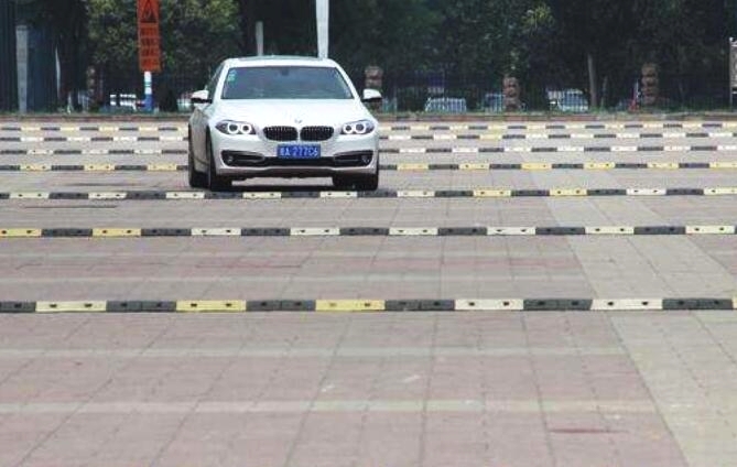 减速带的作用原理你真的了解么