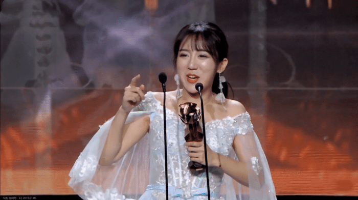 斗鱼年度盛典再次上演"车祸",二珂依然最美,阿冷呆妹儿再翻车
