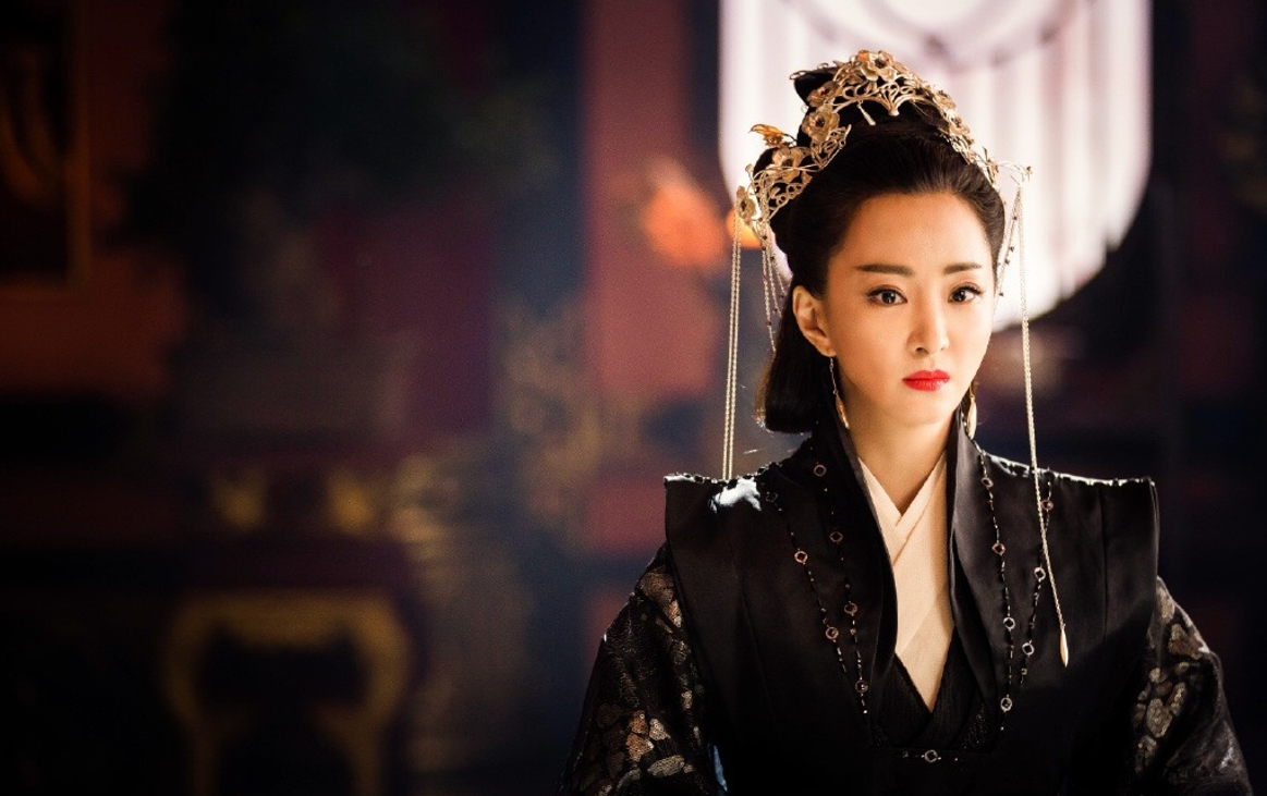 放弃空姐进入娱乐圈,演坏女人成名,如今39岁美艳动人却依旧单身