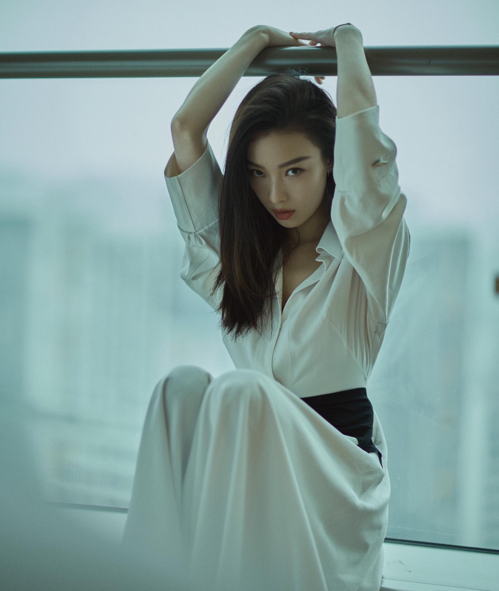 倪妮:俺在地广人稀的纽约哈德逊河岸