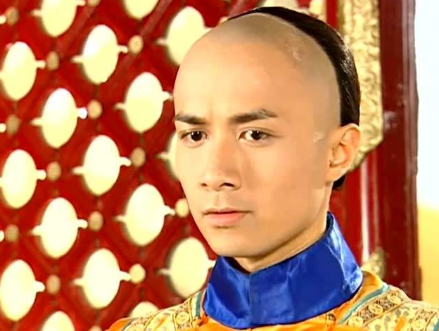 皇帝眼看着自己的儿子病情加重,为了安慰他便下旨将其封为和硕荣亲王