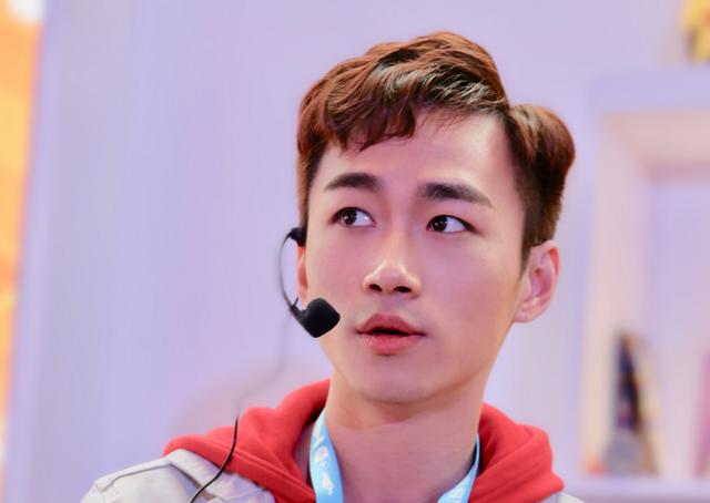 不求人到底有多火?tgc上需要保安开路才能免于粉丝围堵