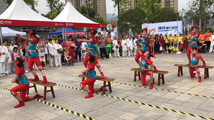 山里娃亮相环中赛 铰子舞惊艳全世界