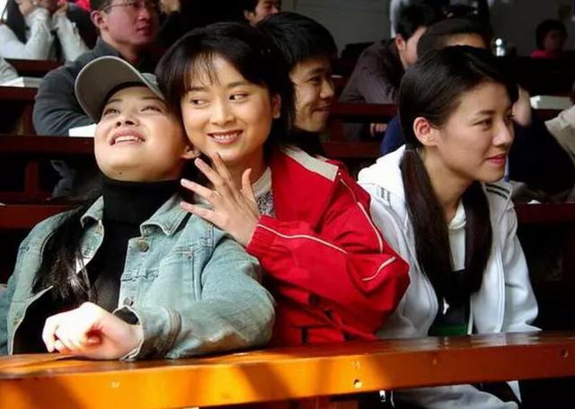 演年轻傅文佩的演员太美了,45岁的她现是制作人,跟大娘子是闺蜜|谢润