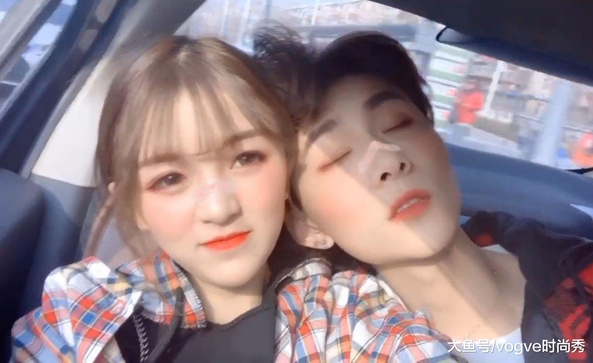 王乐乐和允恩秀合照,鼻梁上都有创口贴,网友:甜蜜家暴?