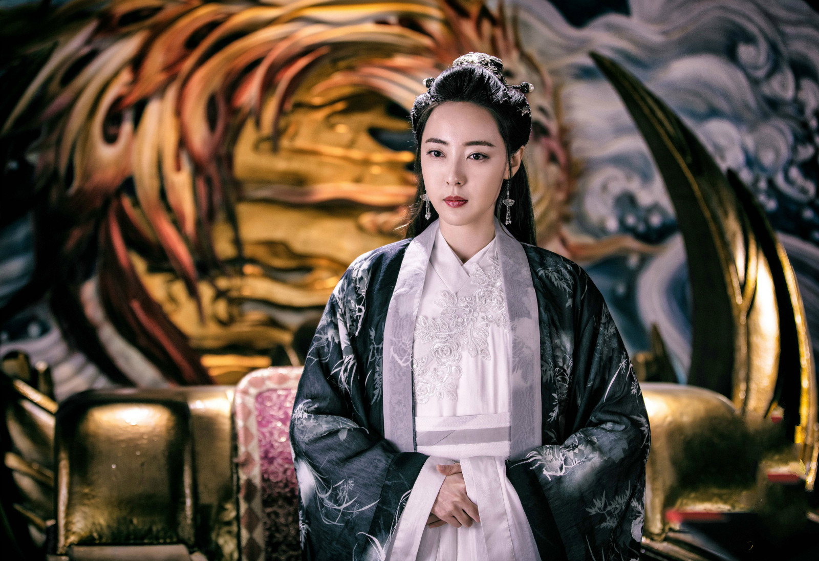 招摇首播收视率夺冠台词剧情过分雷人女主角装可爱过度