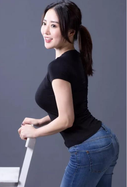 气质超凡脱俗,蒋娉婷依旧美到心坎儿,时尚达人的代表