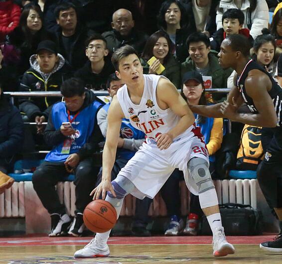 28岁cba悍将因心脏病被迫退役,曾隔扣周琦 单场投中8个三分|蔡李龙