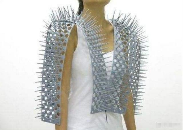 黄蓉身穿软猬甲怎么和郭靖搂搂抱抱