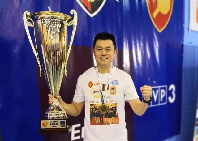 37岁前国手退役5年后携手张本智和夺冠,还对日本选手保持全胜|侯英超