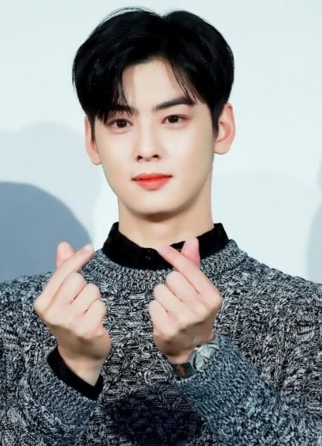 李钟硕是微笑唇,车银优是心形唇,果然长得帅连嘴唇都不一般