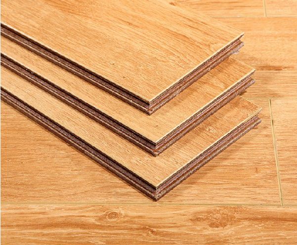 家装地板究竟选实木复合还是强化板?商家的大实话,让我欢喜不已