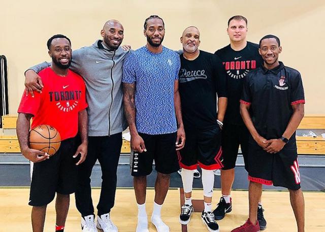 伦纳德与科比一起训练,是对湖人示好,还是为留猛龙做准备?