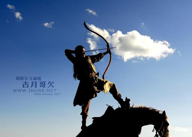 胡歌表示,自己的前半生是令狐冲,但他最想成为金庸笔下的另一人