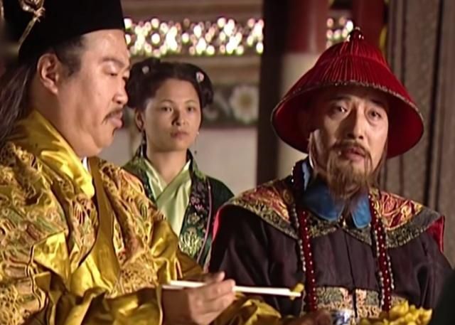 李光地与施琅联名推荐姚启圣,这容易让人感觉福建这几个地方官,一致搞