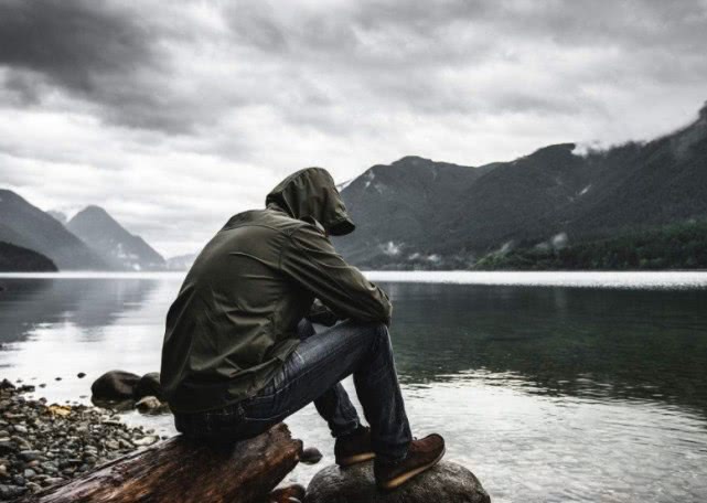 最孤独的文学语句,掏空你的内心,没有商量也没有任何余地