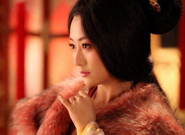 历史上的她,容貌堪比四大美女,年过半百还依旧年轻,为何?