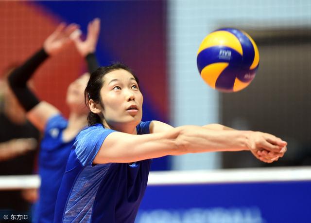 中国女排,这三人出身贫苦,却凭借一己之力让父