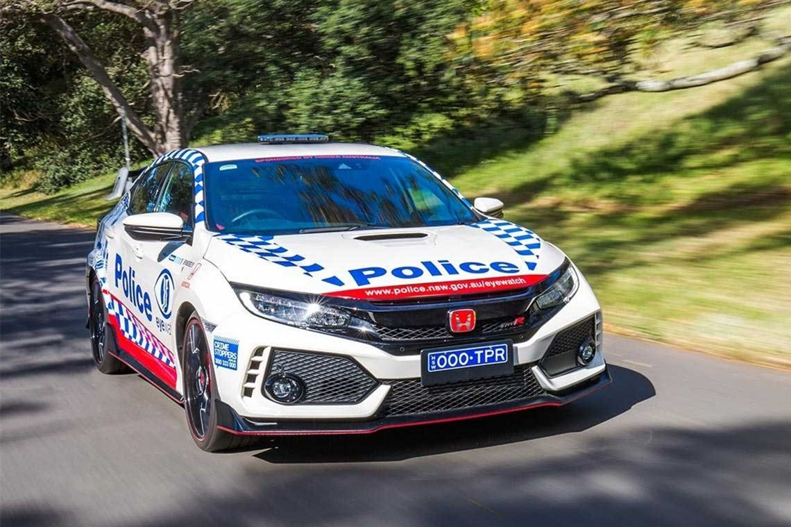 思域type-r成澳洲警车,红标本田可有我国比亚迪唐警车厉害?