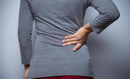 宝妈们产后都会腰疼吗?生个娃代价太大了,感觉这辈子腰要废了!